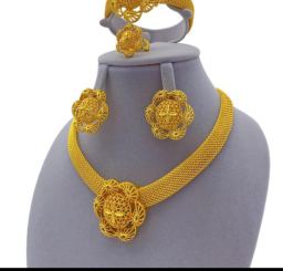 Saba Flower Medallion Set — photo 1