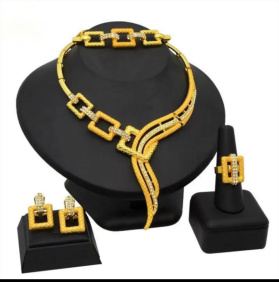 Makeda Link Gold Set — photo 1