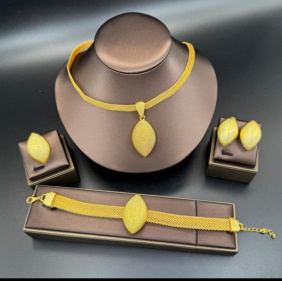 Hiwot Marquise Gold Set — photo 1