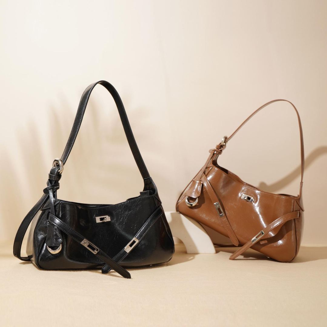 Lola Leather Shoulder Bag